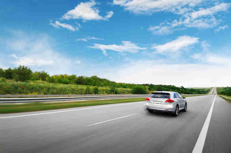 Nearly Half of Drivers Coasting in Neutral Despite Risks